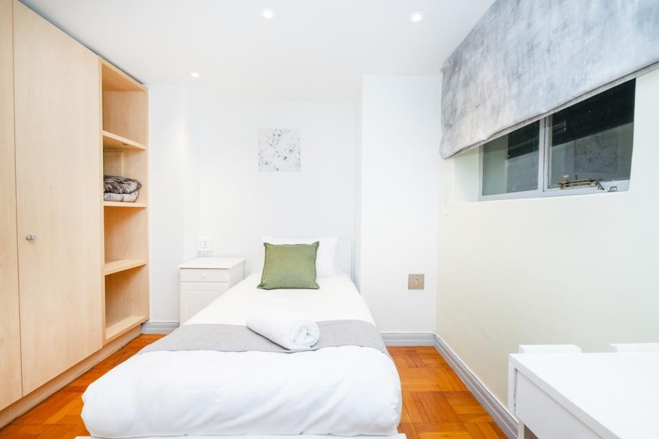 Bedroom, wardrobe