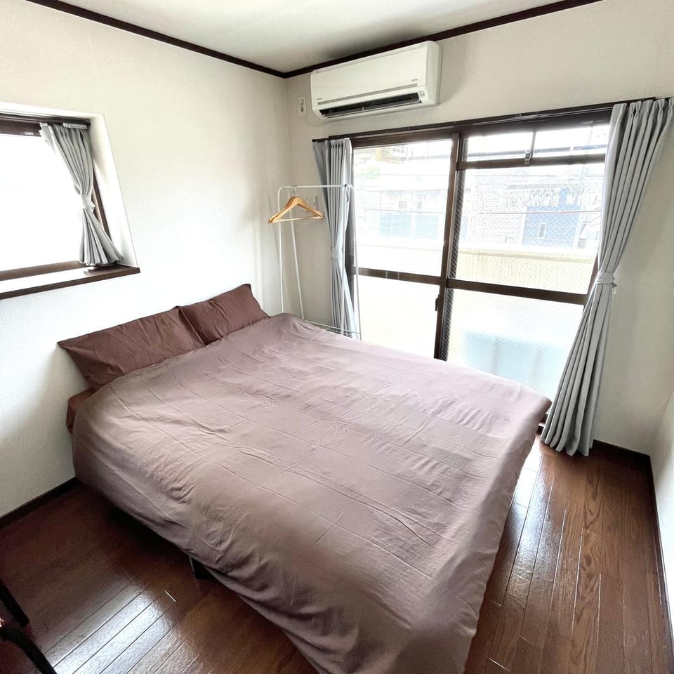 Bed, Bedroom, air conditioner