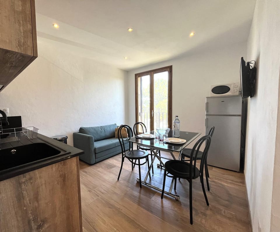 Living room, kitchen