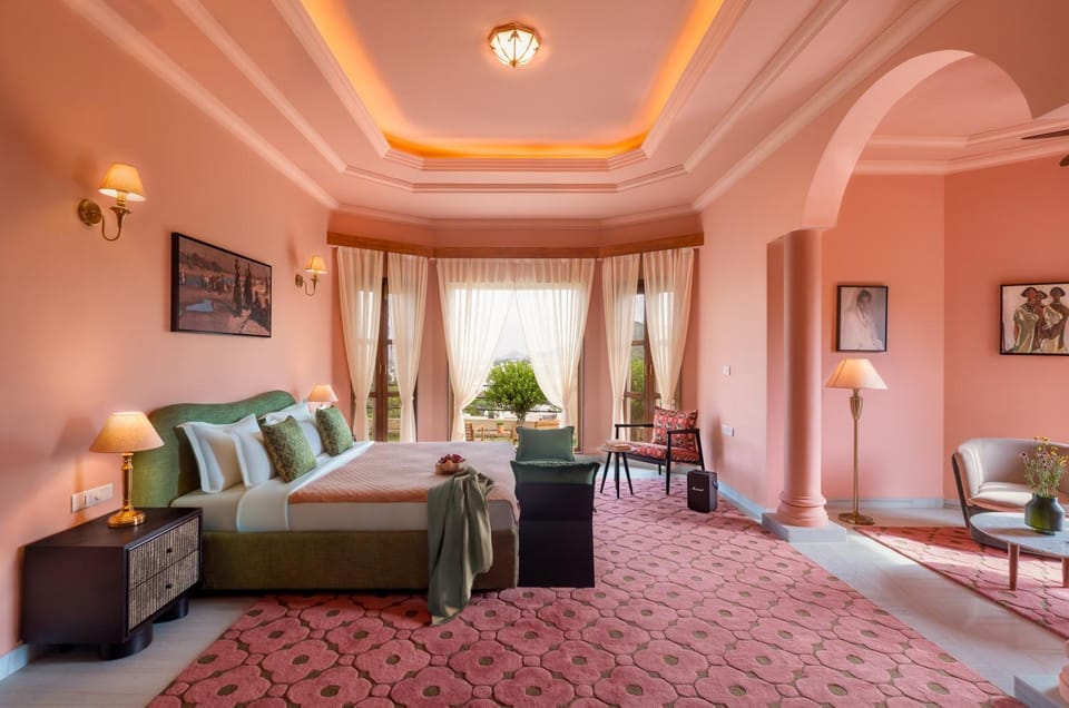Bed, Photo of the whole room, Bedroom