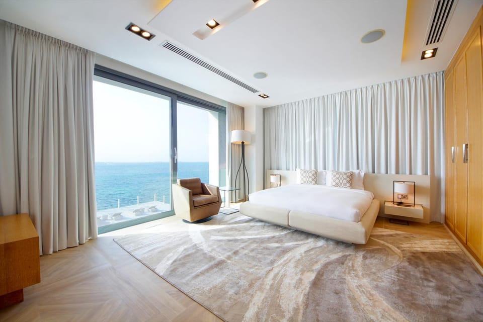Bed, Bedroom, Sea view