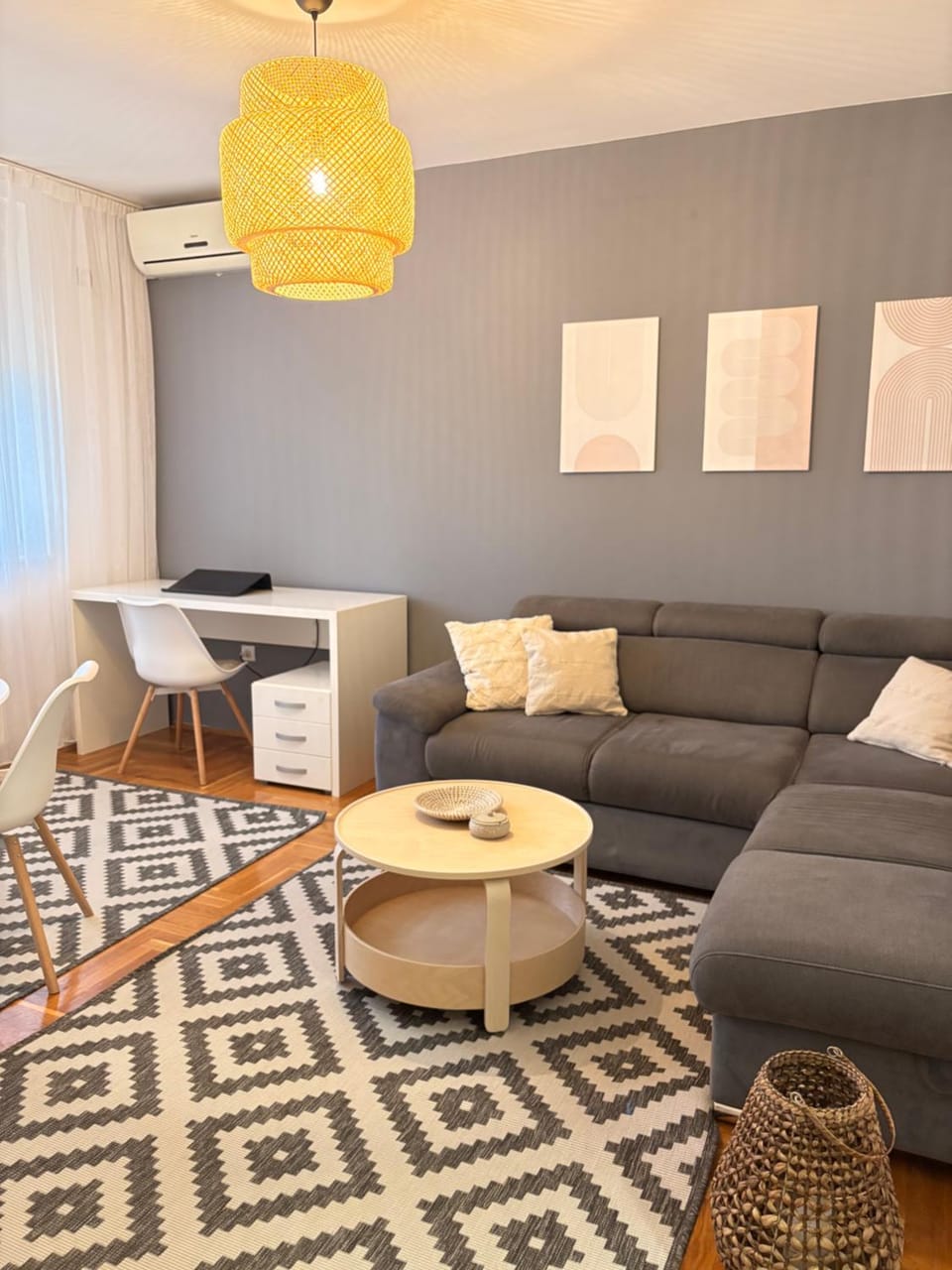 Trip Style - Telep - 2 BR - 2 Free Parking Apartment in Novi Sad