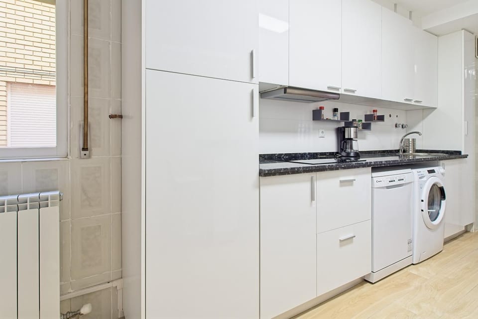 Kitchen or kitchenette, Living room
