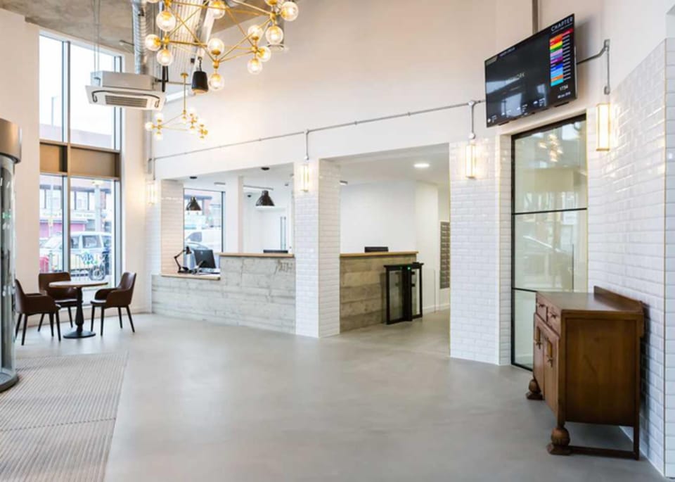 Day, Seating area