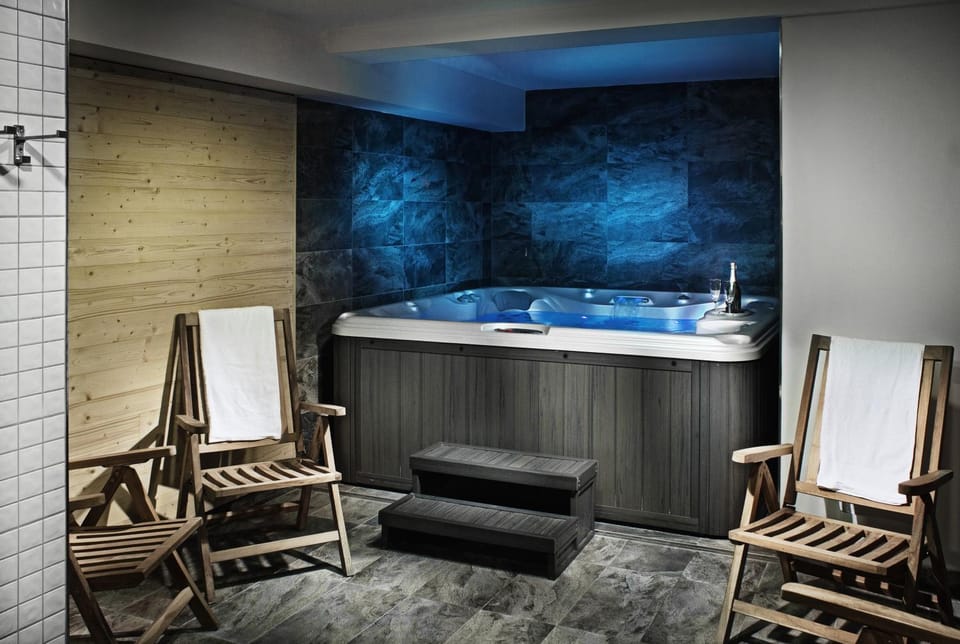 Hot Tub, Sauna, Spa and wellness centre/facilities