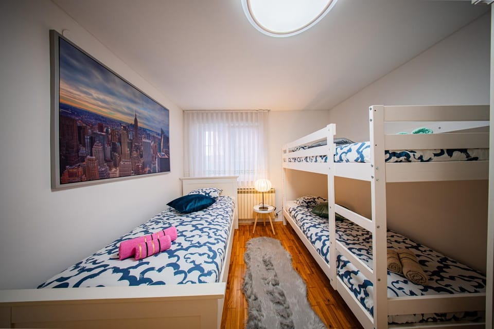 Bed, Photo of the whole room, Bedroom, bunk bed, Family, heating, towels