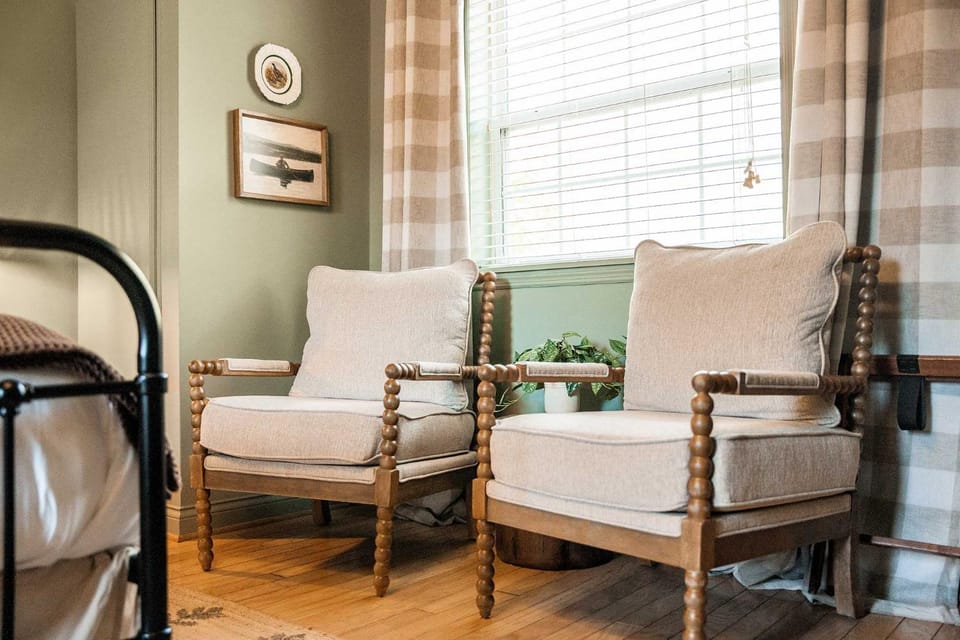 Hiwassee Room on Lookout Mountain Inn in Alabama