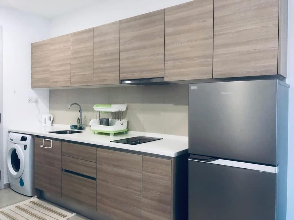 Lush Homes at i-City - WiFi Smart TV and 1 Carpark House in Selangor, Malaysia