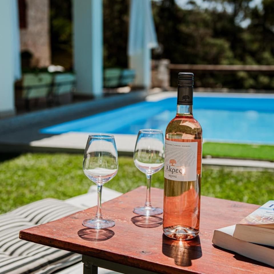 Patio, Day, Garden, Food and drinks, Garden view, Pool view, Swimming pool, Drinks, sunbed