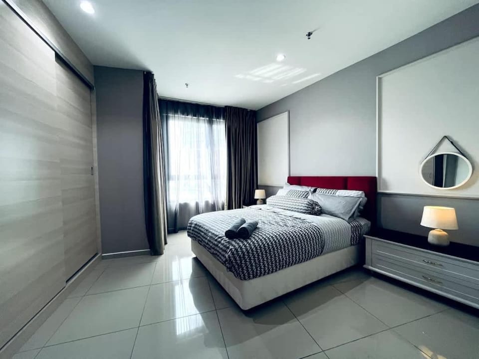 Maple Homes at i-City - WiFi TV Box and 1 Carpark House in Selangor, Malaysia