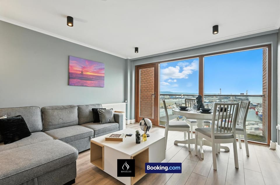 Balcony/Terrace, Living room, Seating area, Dining area