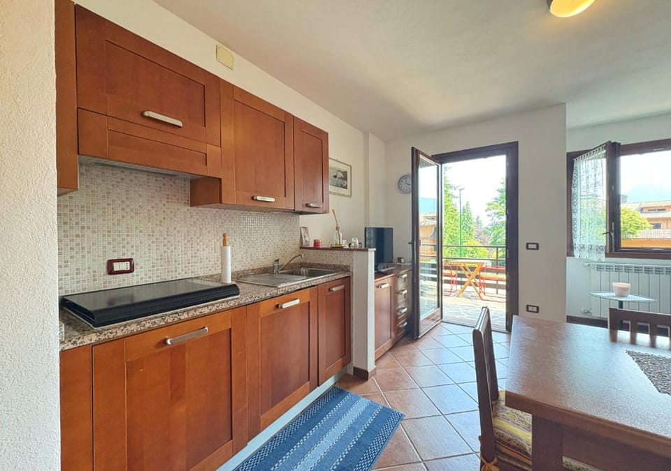 Winter, View (from property/room), Kitchen or kitchenette, Dining area, Landmark view, Mountain view, heating, internet, pet friendly, stove