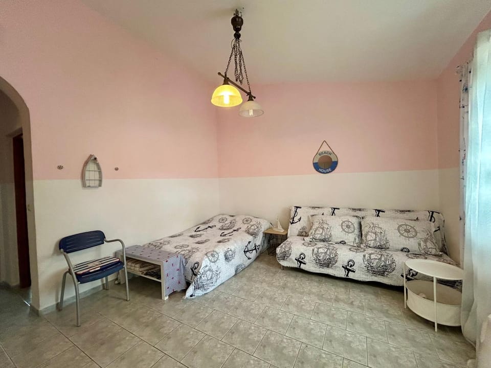 Living room, Photo of the whole room