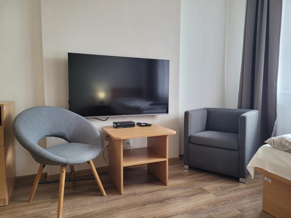 TV and multimedia, Seating area