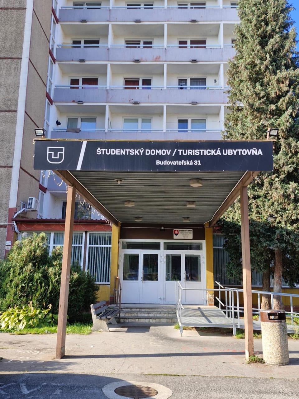 Property building, Facade/entrance