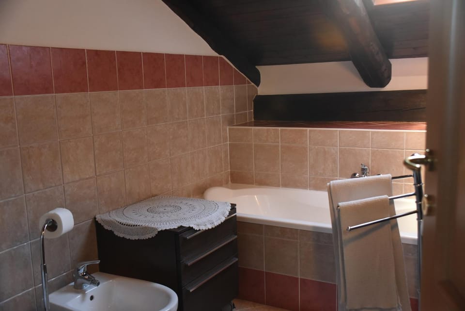 Agriturismo La Ca 'd Majin Farm Stay in Piedmont