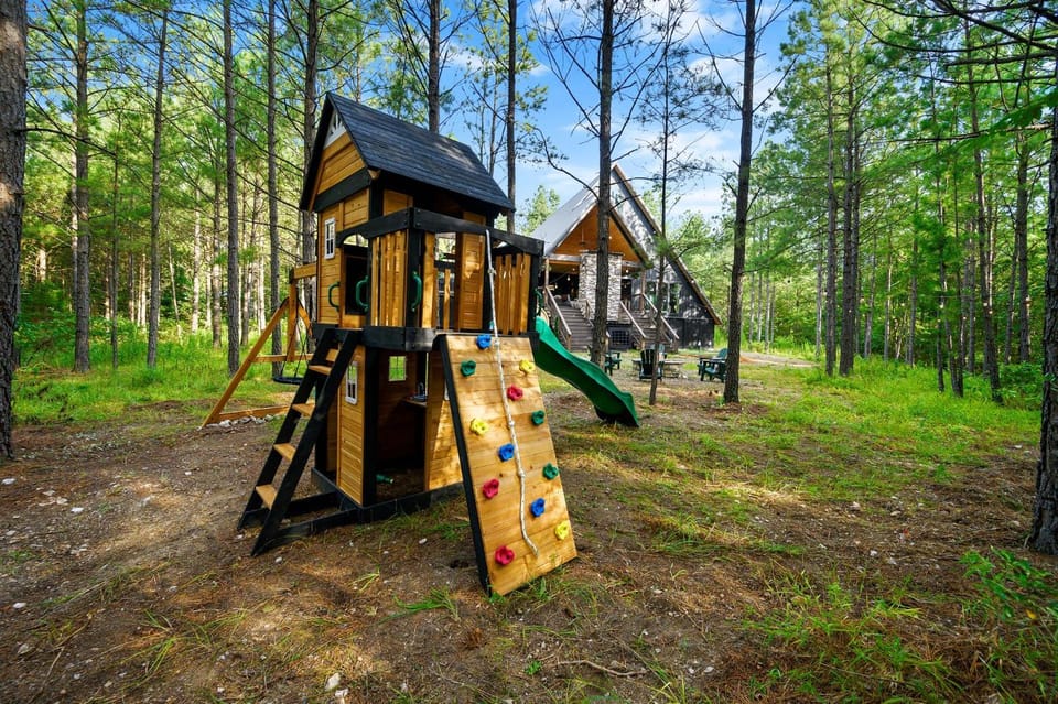 Hoch-A-Frame I Sauna-Hot Tub-Putt Putt-Firepit House in Broken Bow