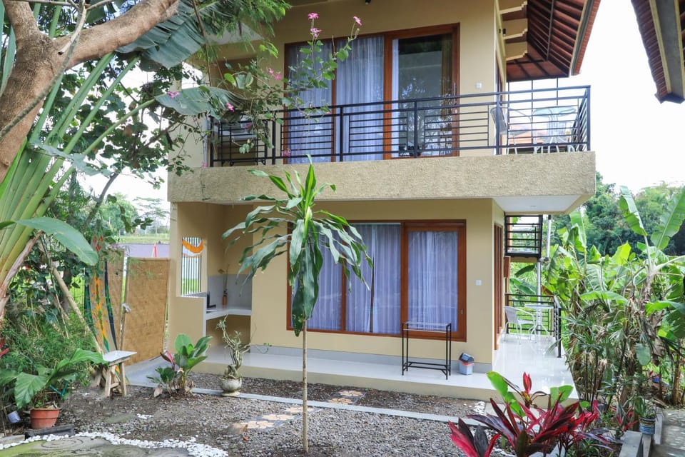 Property building, Patio, Facade/entrance, On site