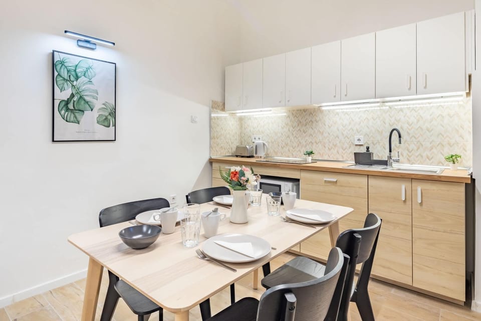 Very Central - Modern - Easy Airport Bus Apartment in Budapest