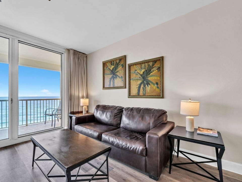 Majestic Beach Towers 1-715 House in Long Beach