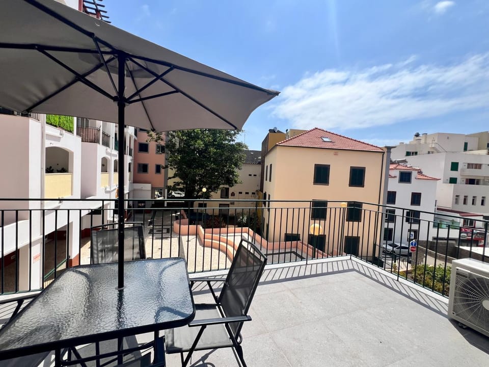 Balcony/Terrace, Dining area, City view