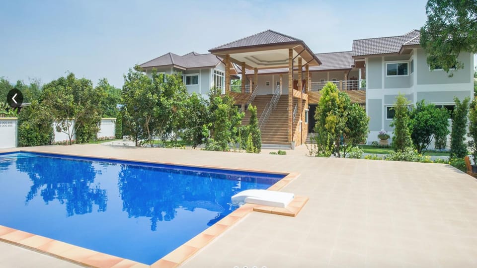 Area and facilities, Swimming pool, Swimming pool