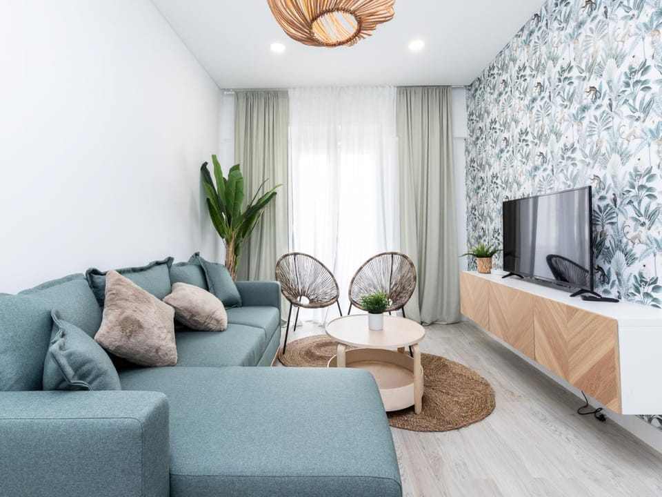 Communal lounge/ TV room, Living room, Seating area