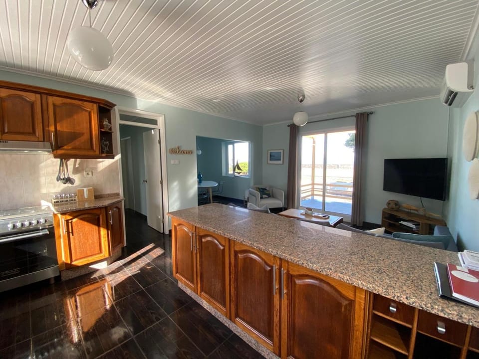 Kitchen or kitchenette, Living room, Dining area, kitchen