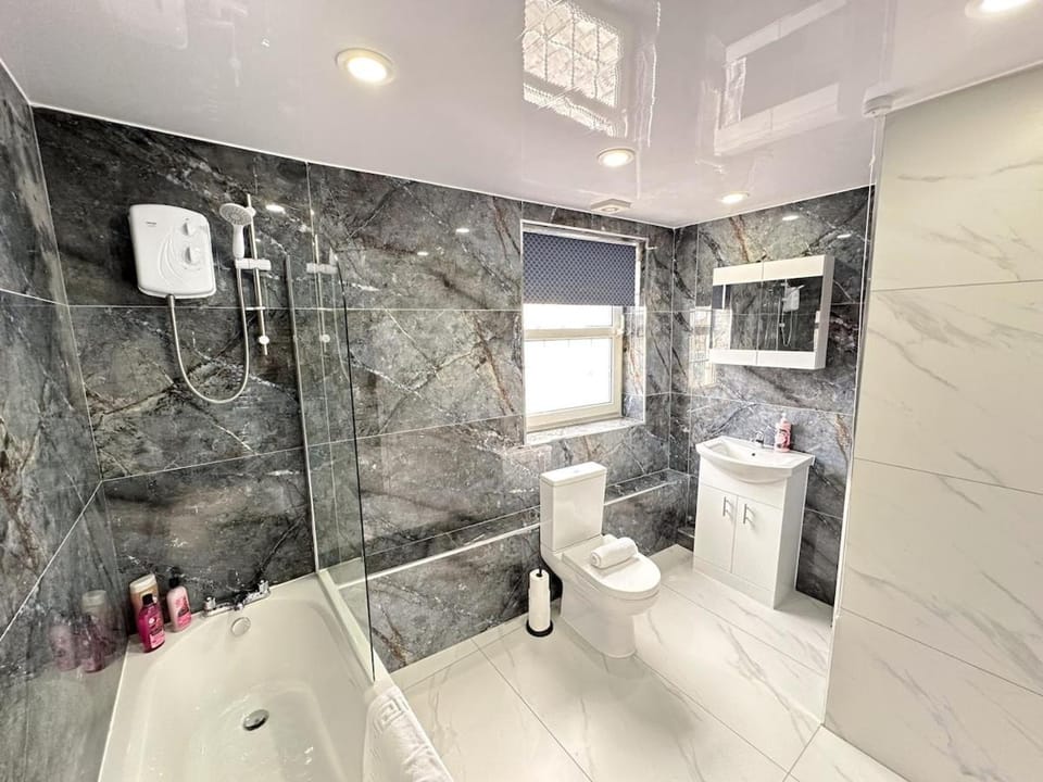 Modern 2-4 Beds - Contractors Apartment in Morpeth