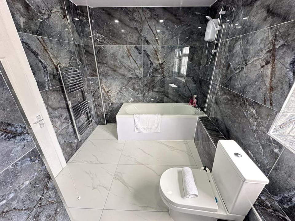 Modern 2-4 Beds - Contractors Apartment in Morpeth