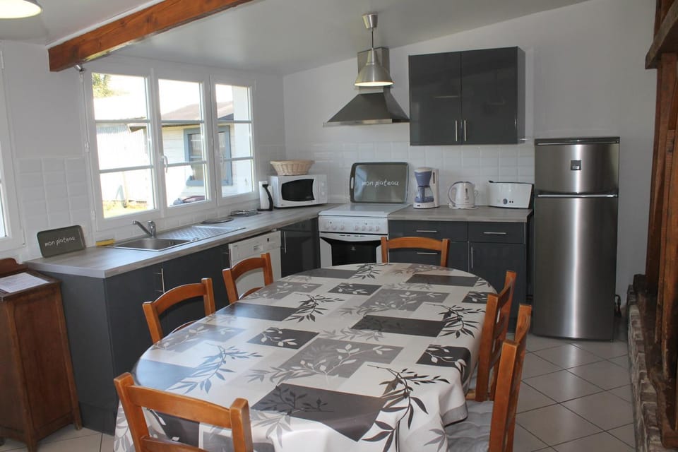 Children play ground, Coffee/tea facilities, Kitchen or kitchenette, Dining area, Garden view