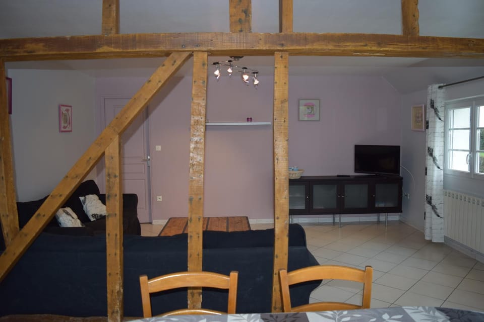 TV and multimedia, Living room, Dining area