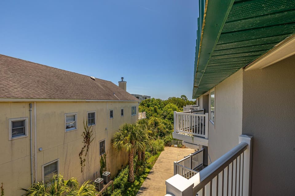Shipwatch #307 House in Saint Simons Island