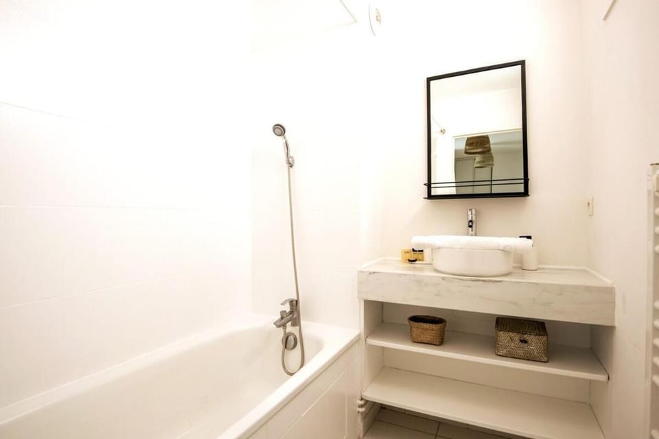 Bathroom, Bath