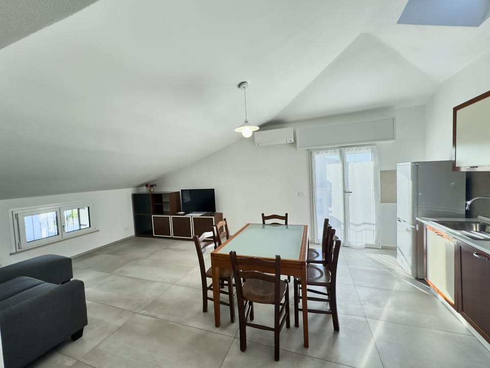Communal lounge/ TV room, Kitchen or kitchenette