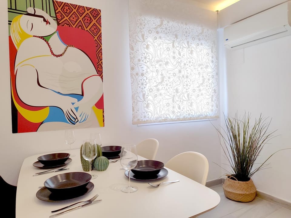 Living room, Dining area