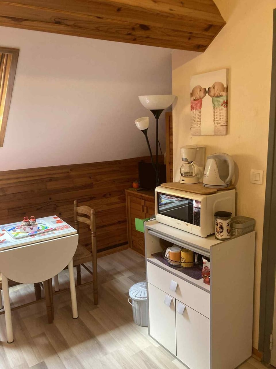 Studio CENTRE Mont Dore, Volière des Pics 2pers15m2 parking Gratuit chemin randonnée Apartment in Auvergne-Rhône-Alpes