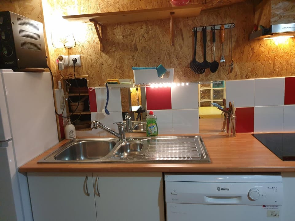 Property building, Kitchen or kitchenette, dishwasher, oven, pet friendly