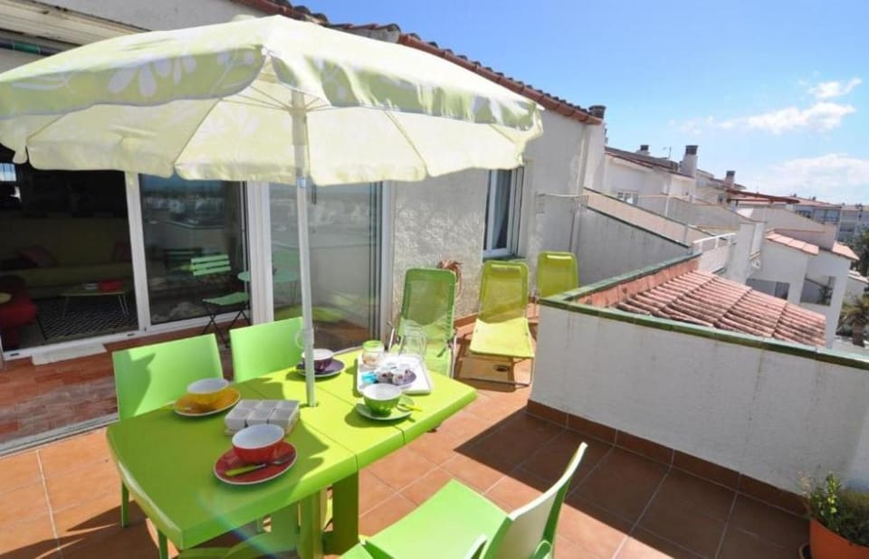 Property building, Balcony/Terrace