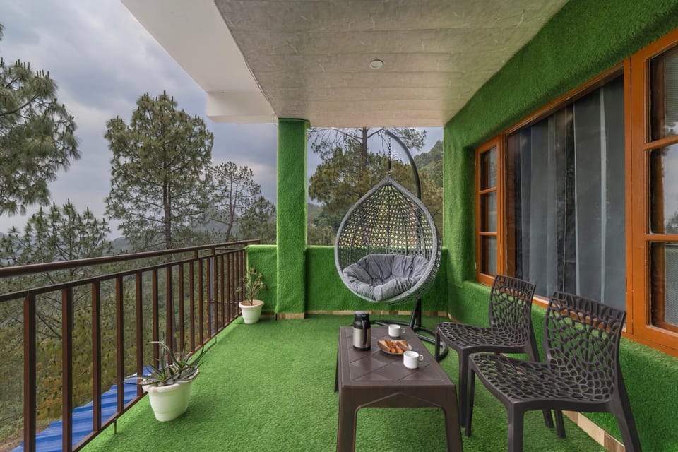 Patio, Spring, Day, View (from property/room), Balcony/Terrace, Seating area, Dining area, Garden view