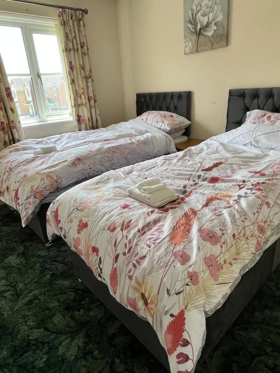 Canal Way- Cozy 3-Bed House House in Taunton Deane