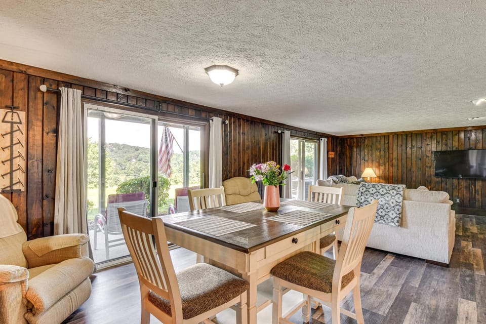 Tee Off in the Mtns: Sky Valley Condo w/ View! House in Sky Valley
