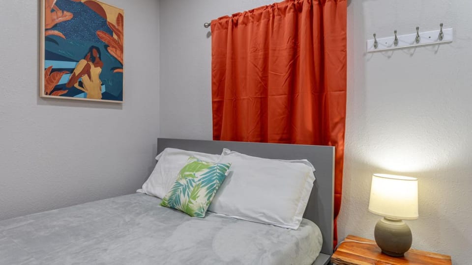 Cozy and Private Studio w Outdoor Deck Apartment in St Petersburg