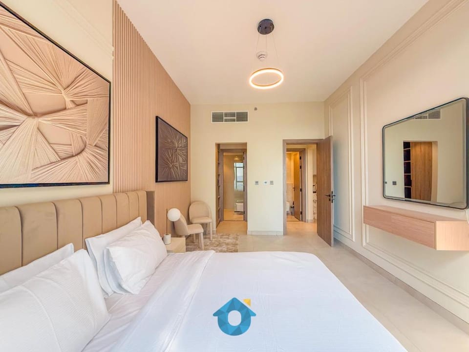 915 - Stylish 1 BR in Dubai Sports City Apartment in Dubai