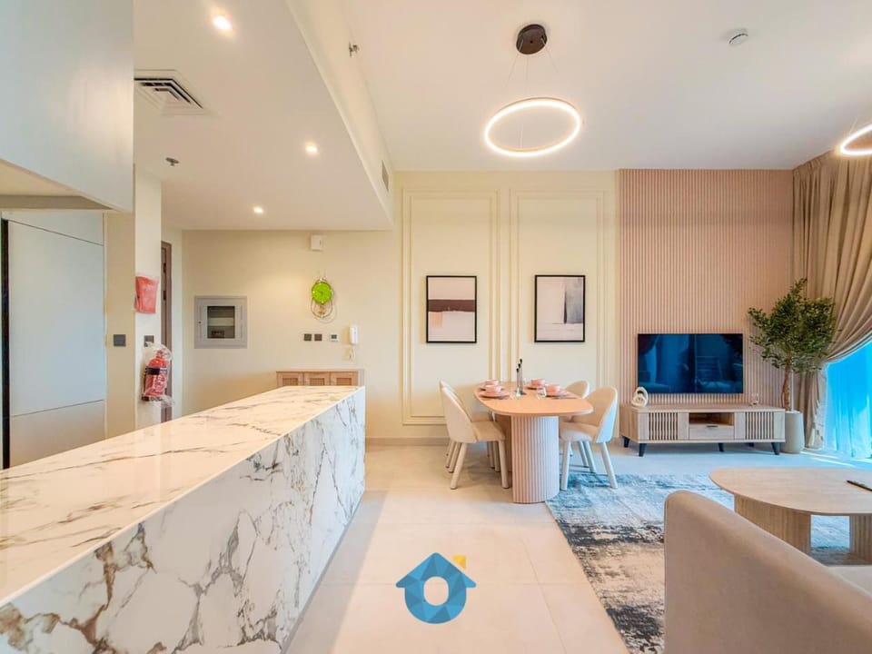 915 - Stylish 1 BR in Dubai Sports City Apartment in Dubai
