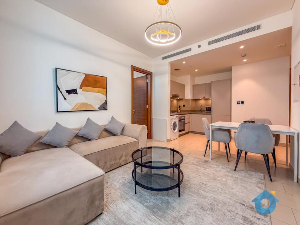 1708 Elegant 2BR in Creek Vistas Reserve MBR City Apartment in Dubai