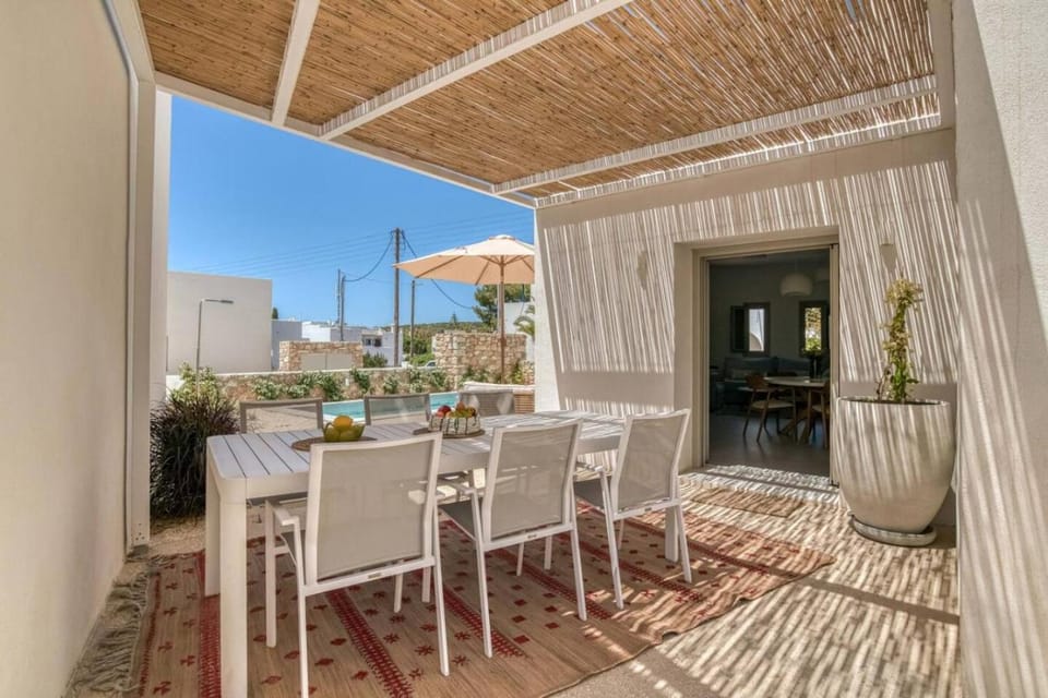 Patio, Day, View (from property/room), Balcony/Terrace, Seating area, Dining area