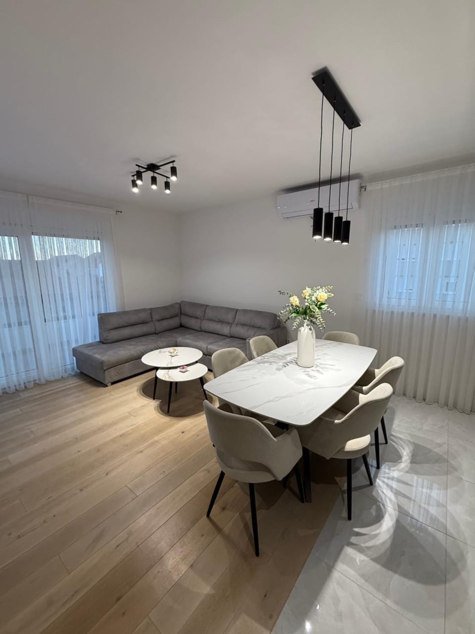 Living room, Seating area, Dining area