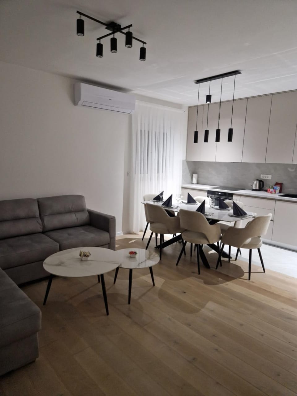 Kitchen or kitchenette, Living room, Dining area