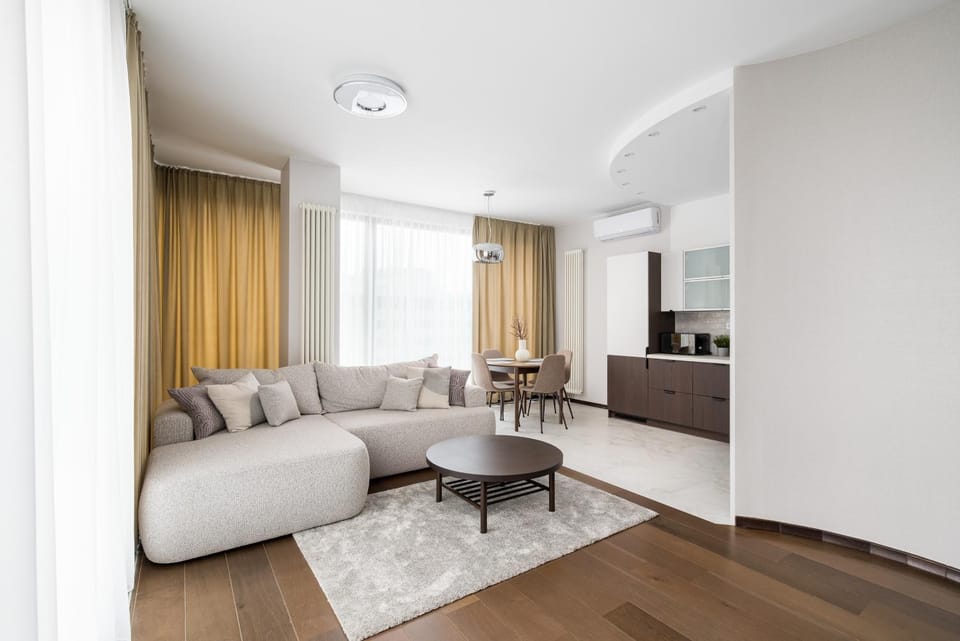 TV and multimedia, Living room, Seating area, Dining area